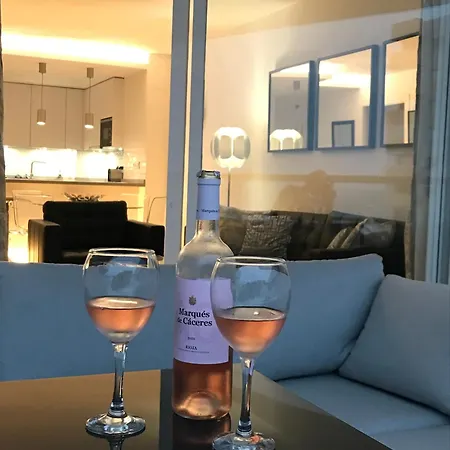Modern Marina Fantastic דירה אסטפונה